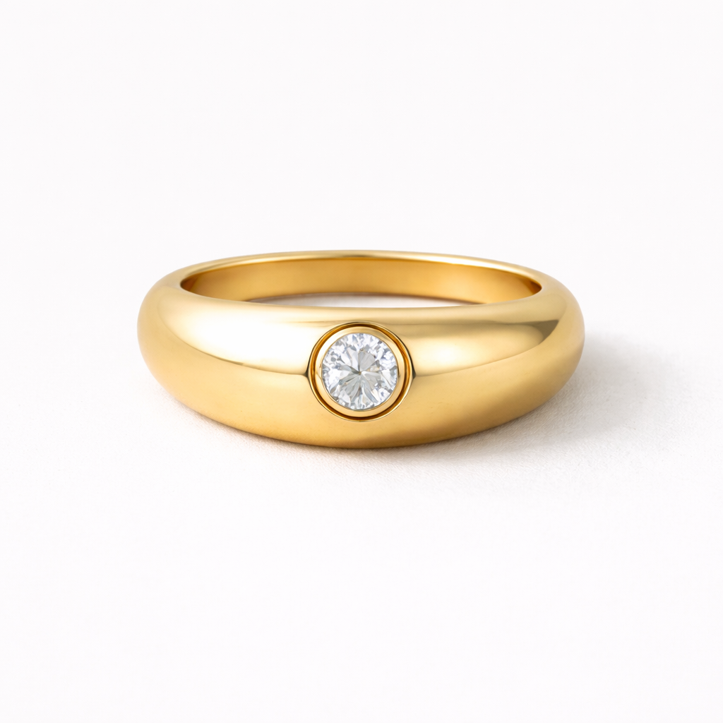 Elegant Dome Ring in 18k gold vermeil with polished dome shape and central stone detail